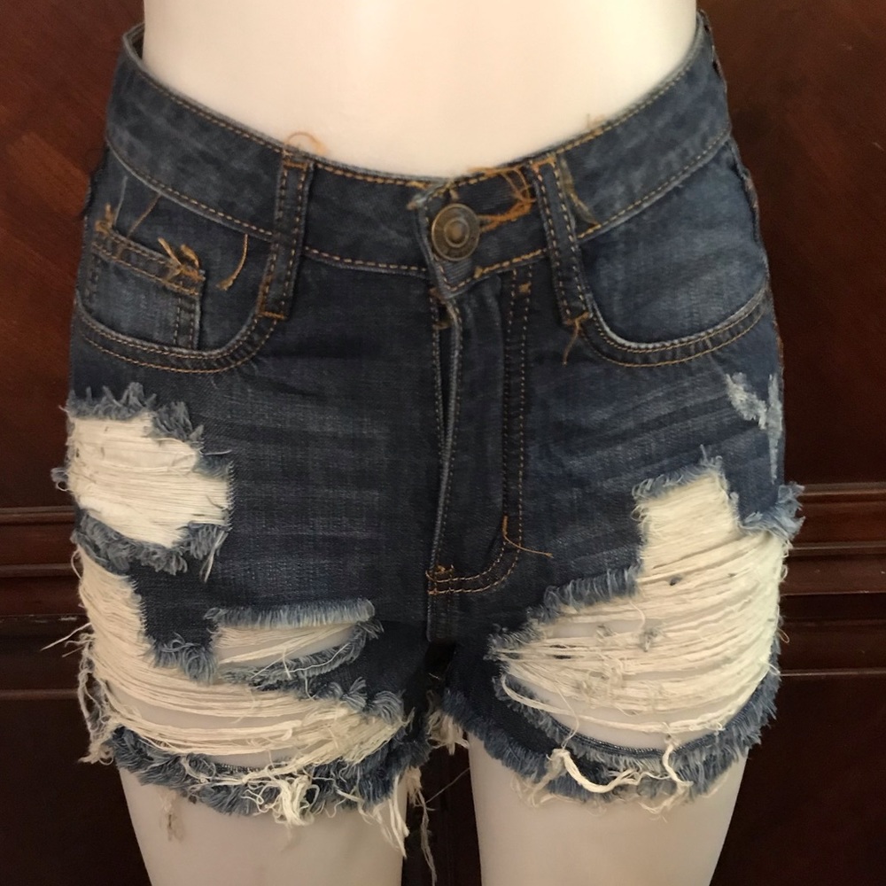 🆕 Machine Distressed Jean Shorts -Small
